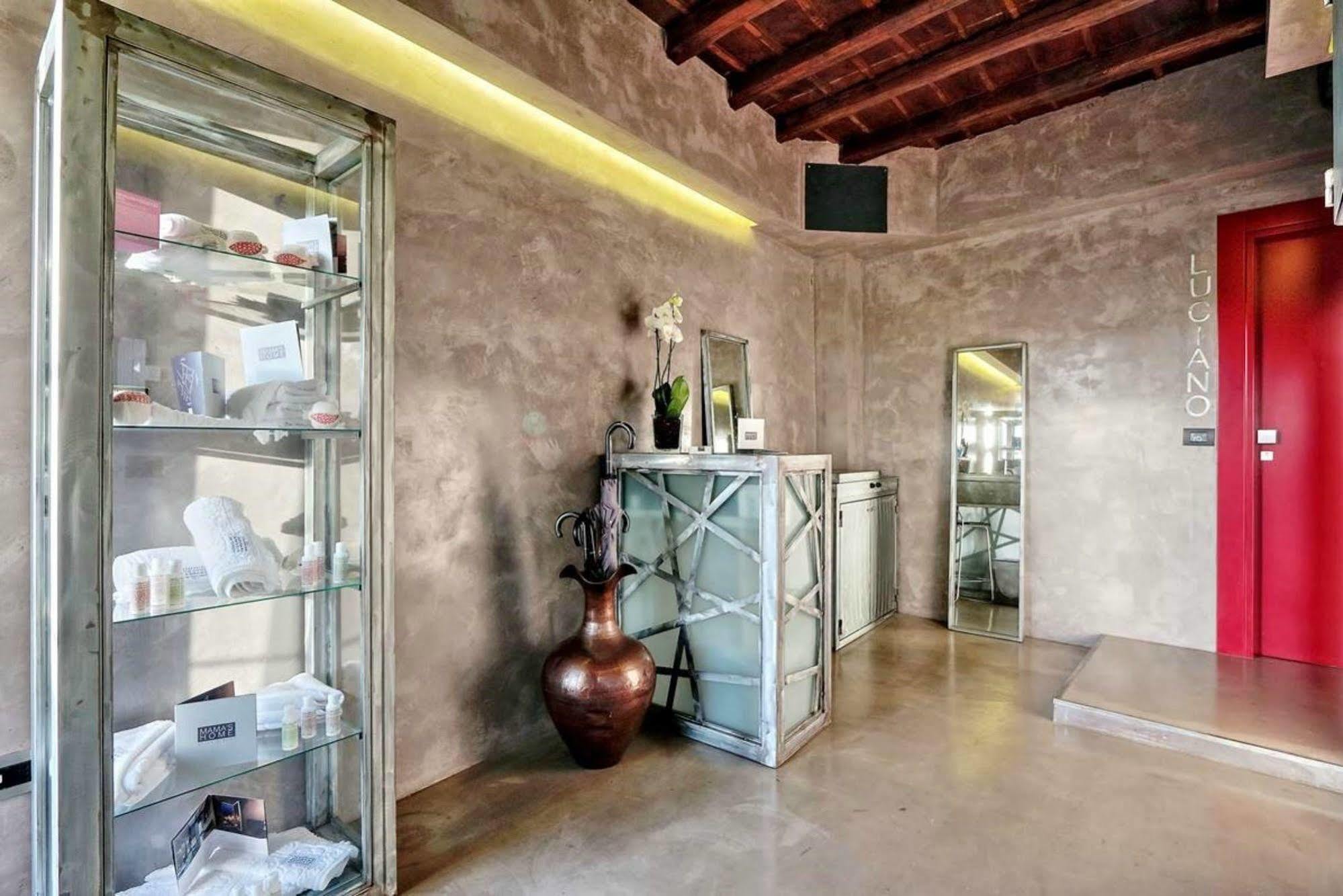 Pensión Mama's 2*
